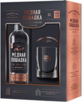 Водка "Медная Лошадка", gift box со стаканом, 0.7 л